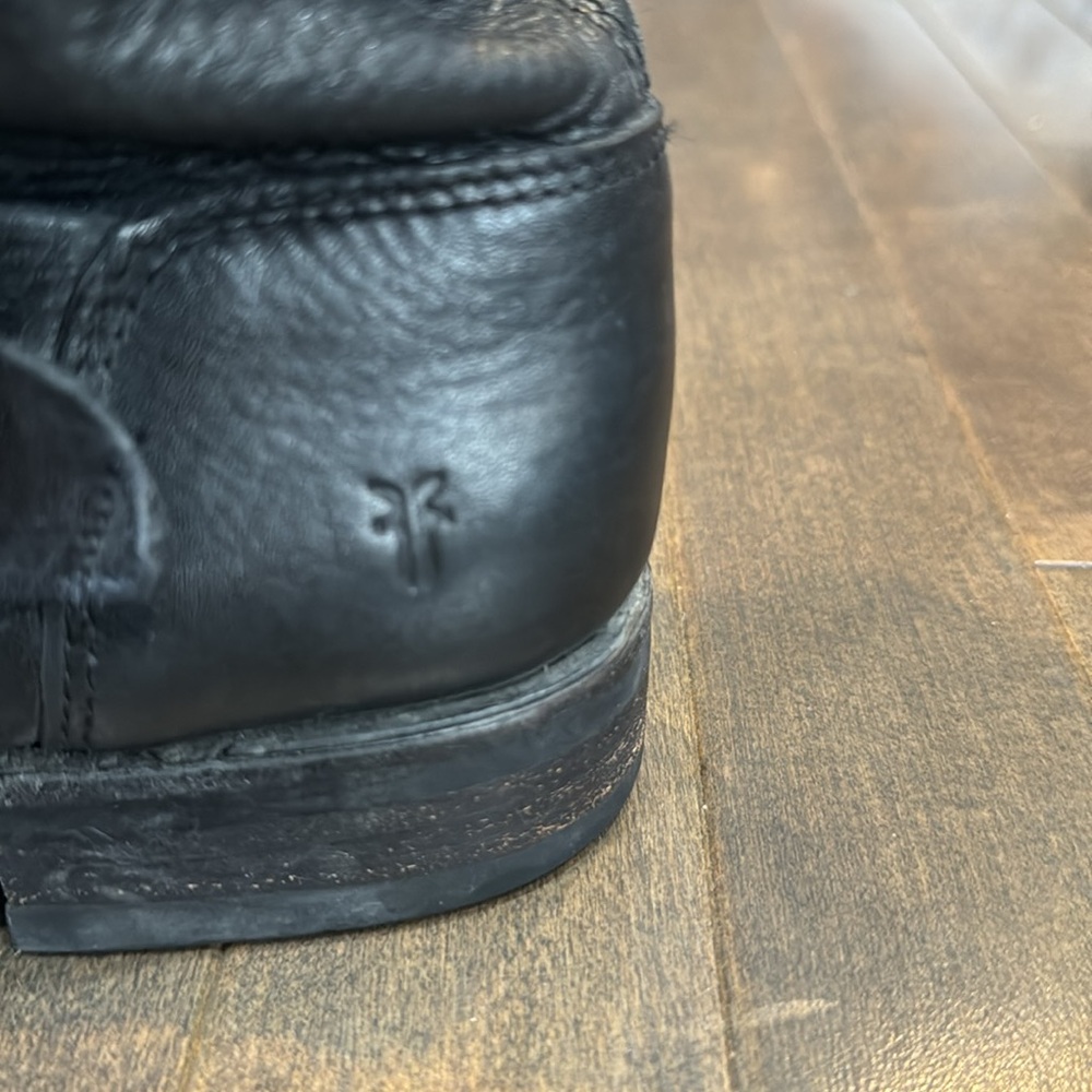 FRYE women’s bootie, size 6 - Picture 3 of 16
